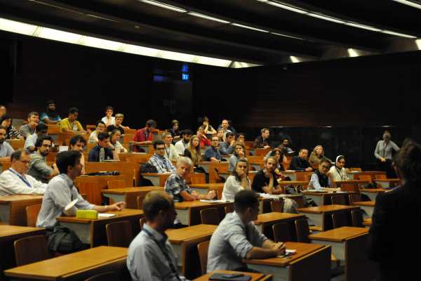 A very attentive audience at the Raman Workshop 2023